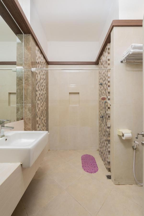 Life Emerald Hotel سورابايا المظهر الخارجي الصورة
